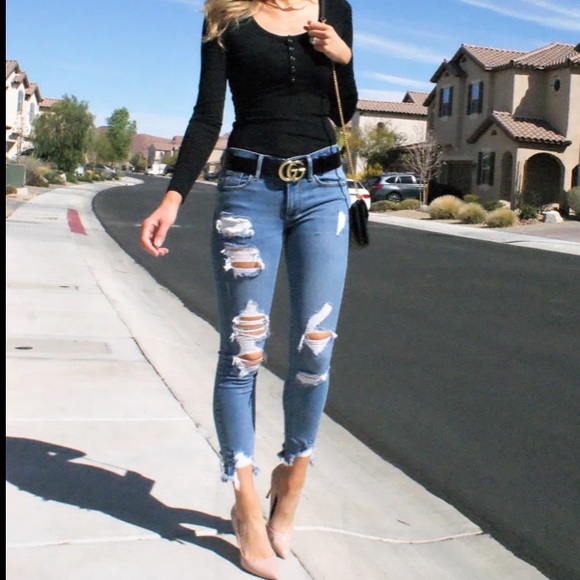 Forever 21 Tops - Large forever 21 black bodysuit with buttons